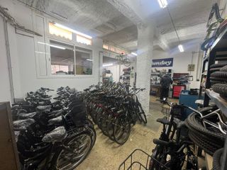 R-7047008 Traspaso Rent-a-Bike con Taller en pleno