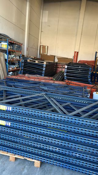 Mecalux, Esmena, entre otras marcas de ESTANTERÍAS