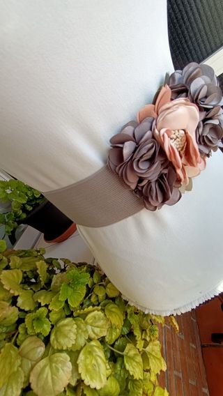 Nuevo .Cinturón gris perla