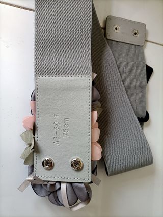 Nuevo .Cinturón gris perla