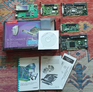 CONTROLADORAS SCSI ADAPTEC Y SINTONIZADORA TV