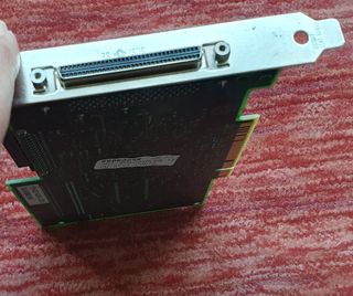 CONTROLADORAS SCSI ADAPTEC Y SINTONIZADORA TV