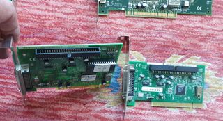 CONTROLADORAS SCSI ADAPTEC Y SINTONIZADORA TV