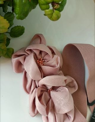 Nuevo. Cinturón nude