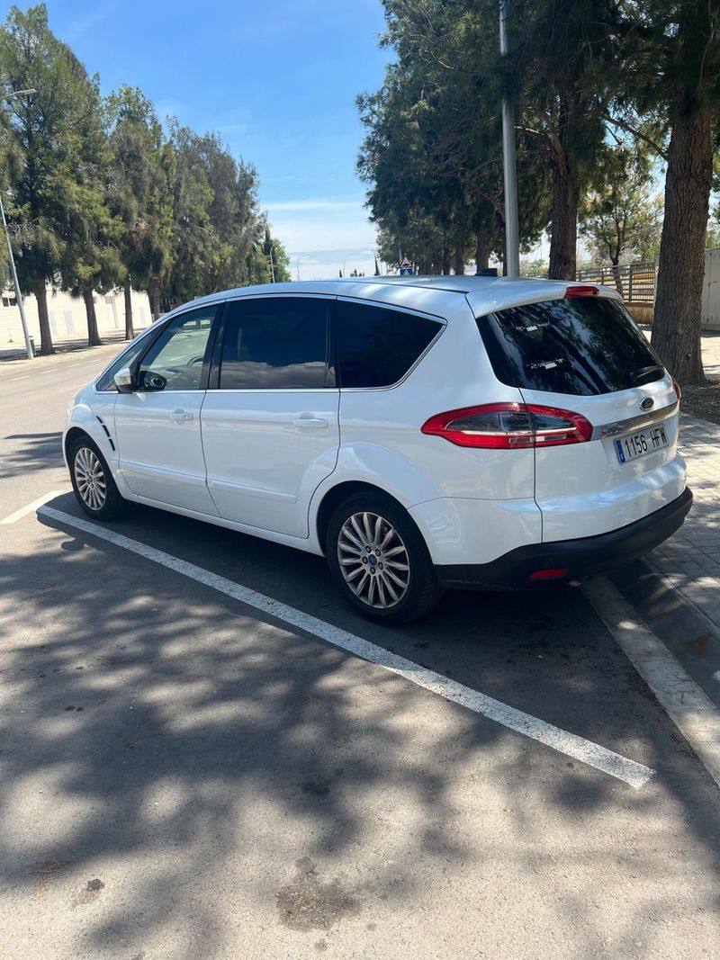 Ford S-MAX 2011 - foto 1