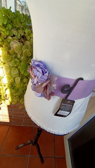 Nuevo. Cinturón ancho lila/morado claro