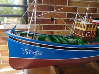 Maqueta de barco atunero artesanal. No envio