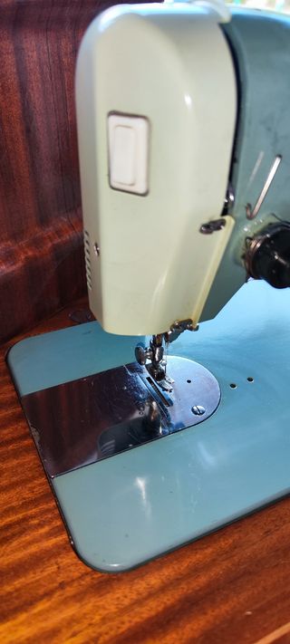 MAQUINA DE COSER ALFA PERFECTA COMO NUEVA VER FOTO