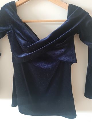 Top azul marino de terciopelo, escote cruzado 