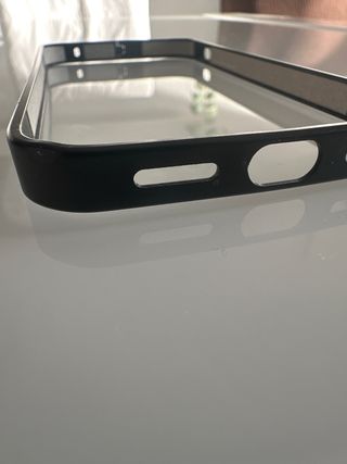 Funda Iphone 12 y 12 Pro marco de aluminio