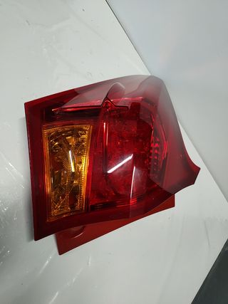 PILOTO TRASERO IZQUIERDO TOYOTA AURIS LD