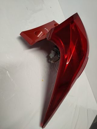 PILOTO TRASERO IZQUIERDO TOYOTA AURIS LD