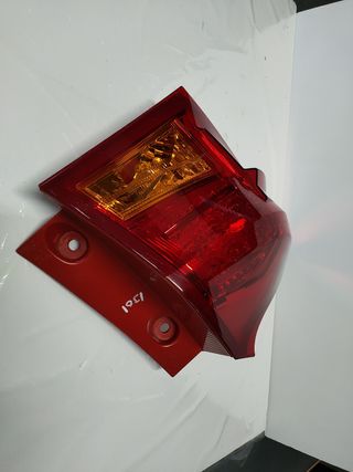 PILOTO TRASERO IZQUIERDO TOYOTA AURIS LD