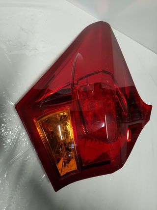 PILOTO TRASERO IZQUIERDO TOYOTA AURIS LD