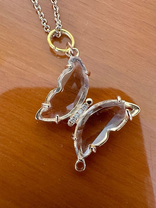 Collana con ciondolo in vetro