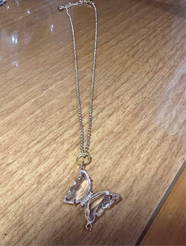 Collana con ciondolo in vetro