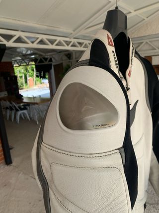 Mono cuero dainese laguna seca