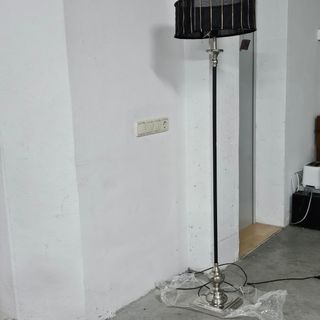 Lámpara de pie