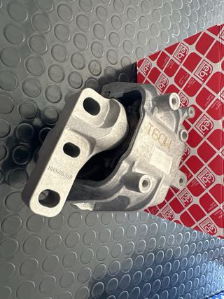 SUPPORTO MOTORE DESTRO SEAT