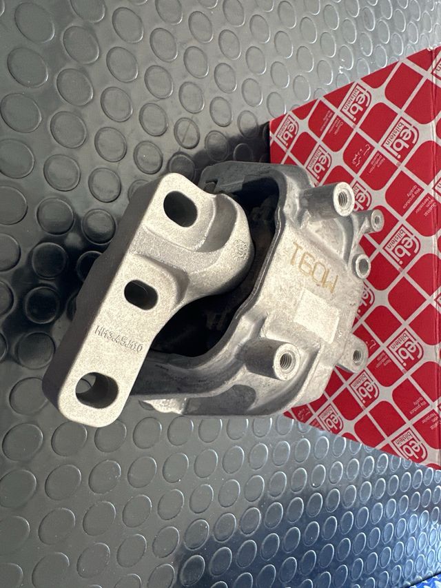 SUPPORTO MOTORE DESTRO SEAT