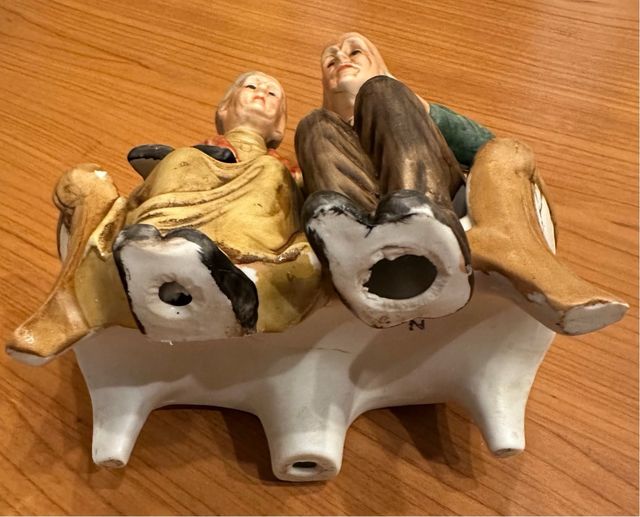 Statuetta porcellana Capodimonte coppia nonni