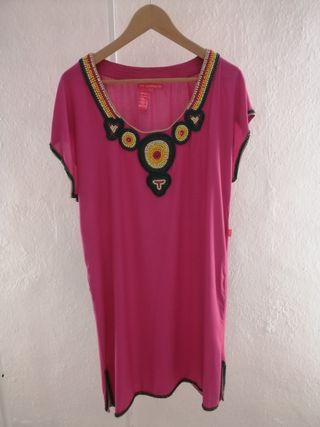 VESTIDO CAFTAN CON ABALORIOS BORDADOS