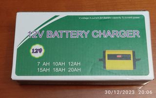 Cargador - mantenedor electrónico de baterías. 12v
