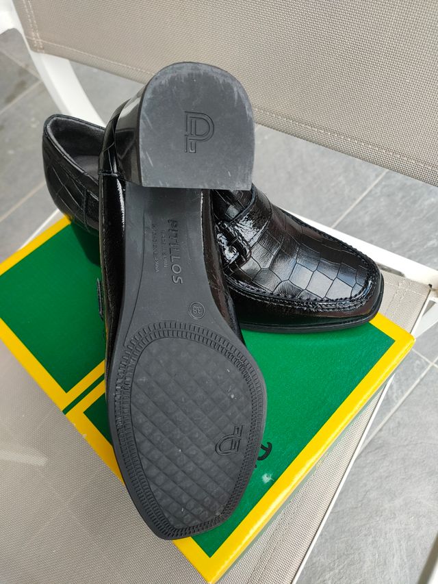 Zapato negro de Pitillos sin estrenar