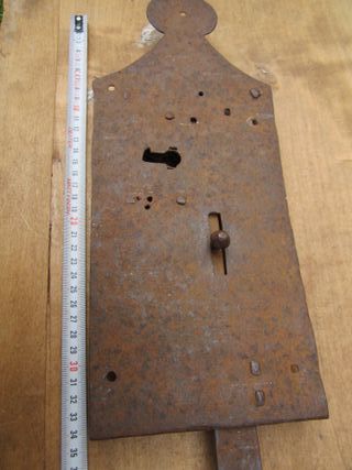 Cerradura antigua con pestillo, s. XIX .