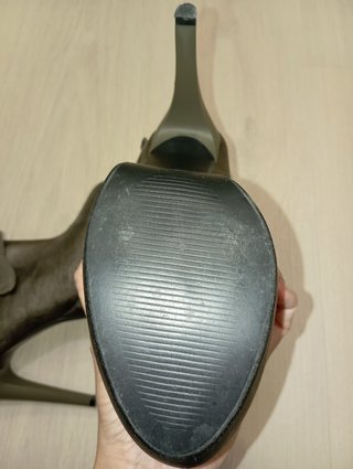 Botines tacón de aguja verdosos