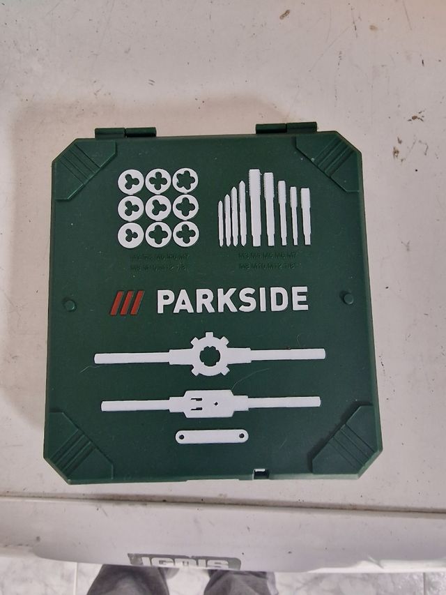 Maletín para roscas