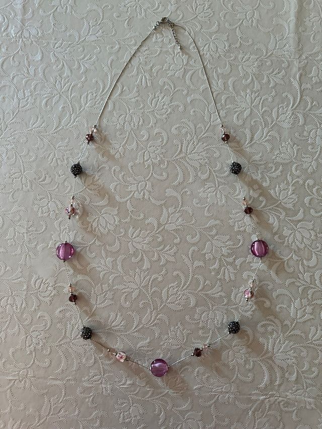 Collana lunga con pietre