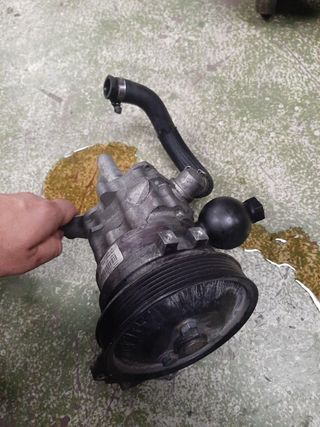 Bomba direccion bmw 730d 2005