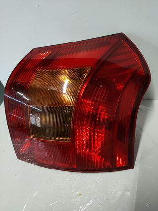 PILOTO TRASERO DERECHO TOYOTA COROLLA 5P