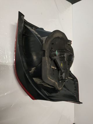 PILOTO TRASERO DERECHO TOYOTA COROLLA 5P