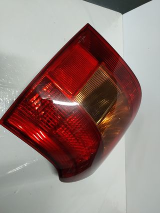 PILOTO TRASERO DERECHO TOYOTA COROLLA 5P