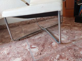 Butaca/sillón polipiel y acero blanca