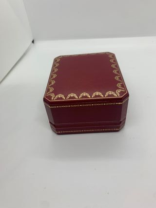 CAJA MEDIANA PENDIENTES CARTIER MODELO CRCO000475