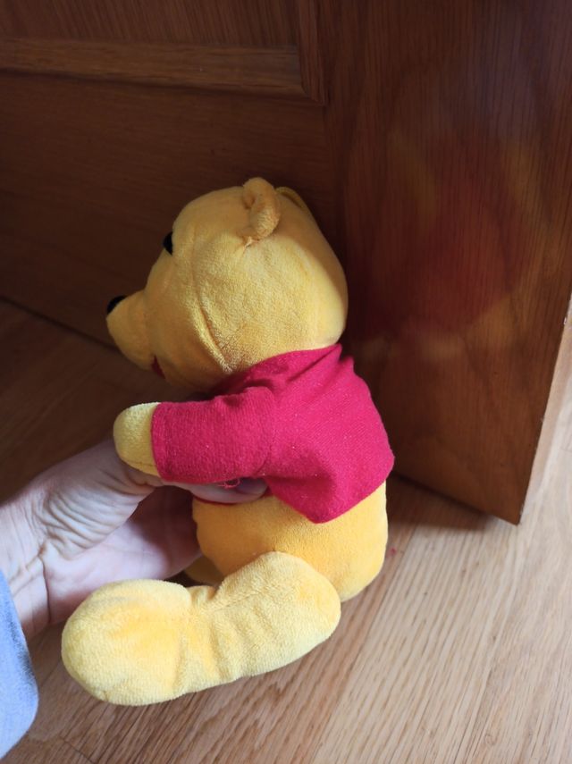 Peluche Winnie the Pooh 22cm