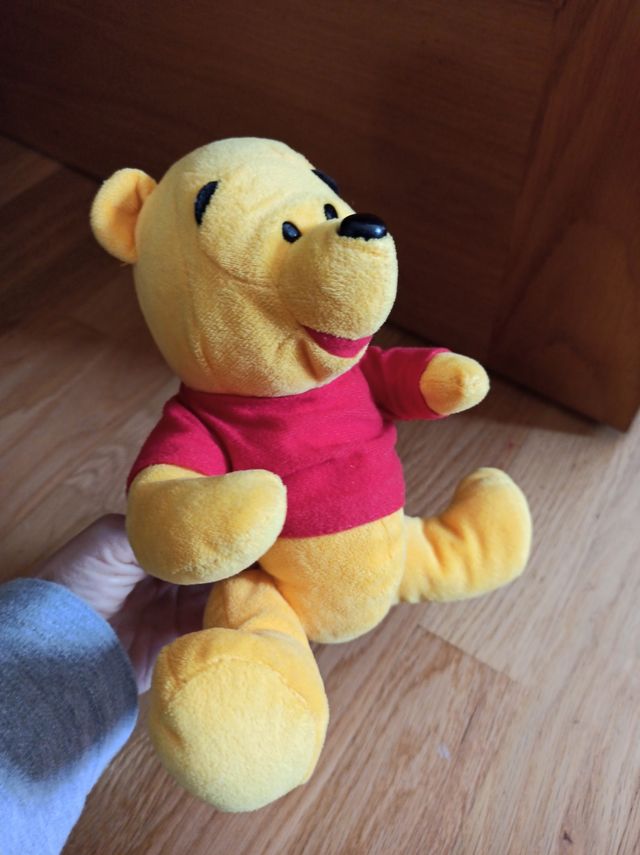 Peluche Winnie the Pooh 22cm