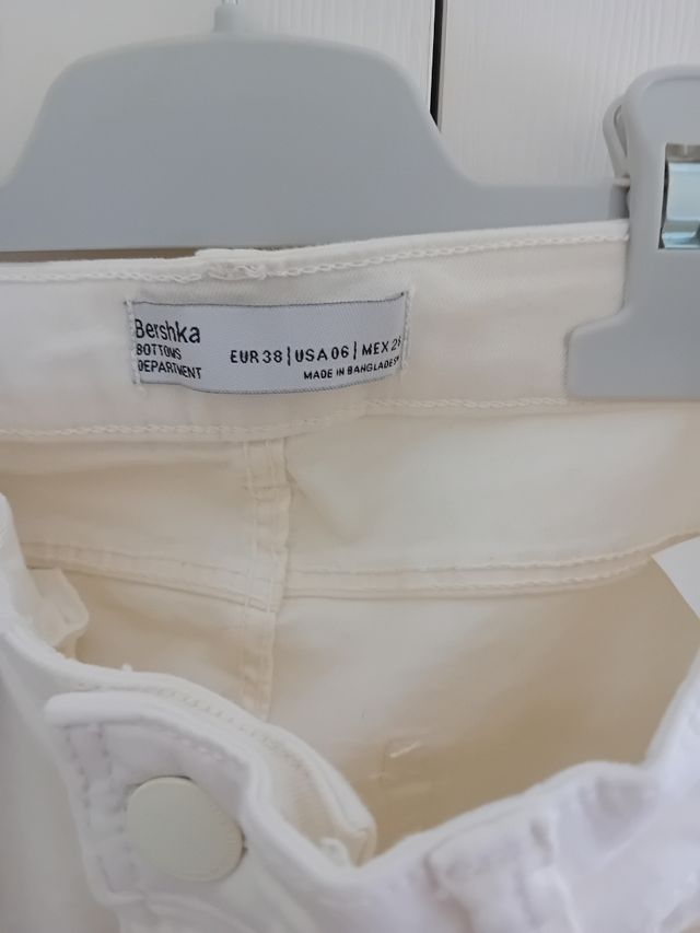 Pantalón blanco Bershka