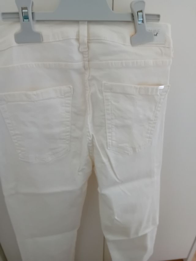 Pantalón blanco Bershka