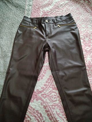 Pantalón polipiel marrón