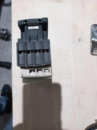 Contactor trifasico
