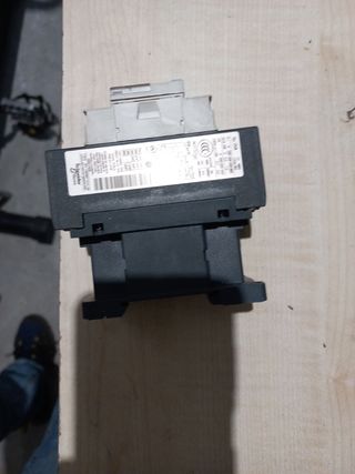 Contactor trifasico