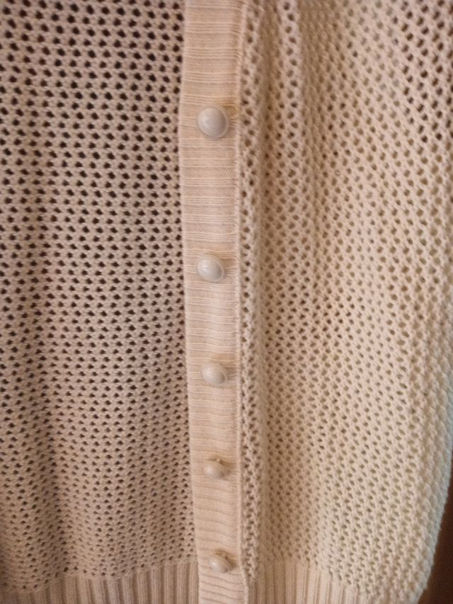 gilet beige lavorato a mano