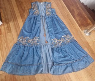 Kimono  vaquero  bordado. 
