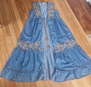 Kimono  vaquero  bordado. 