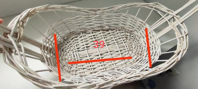 Cesta de mimbre blanca