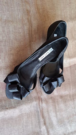 Zapatos fiesta planos raso negros